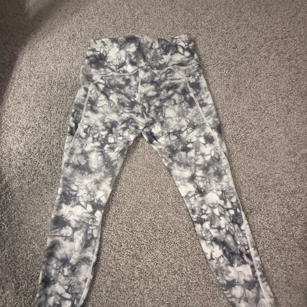 Athleta Black Gray White  Tie-Dye Print Leggings – Size Small Petite (SP) Fall - Picture 4 of 7
